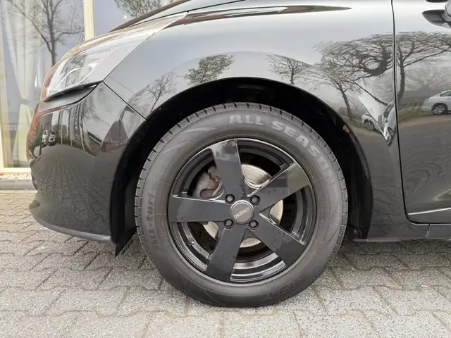 Renault Clio view 12
