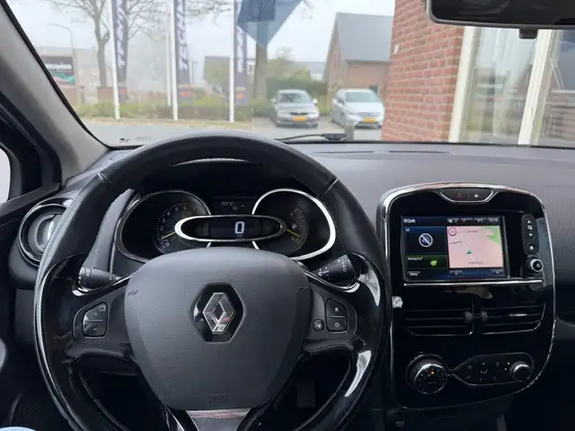 Renault Clio view 14