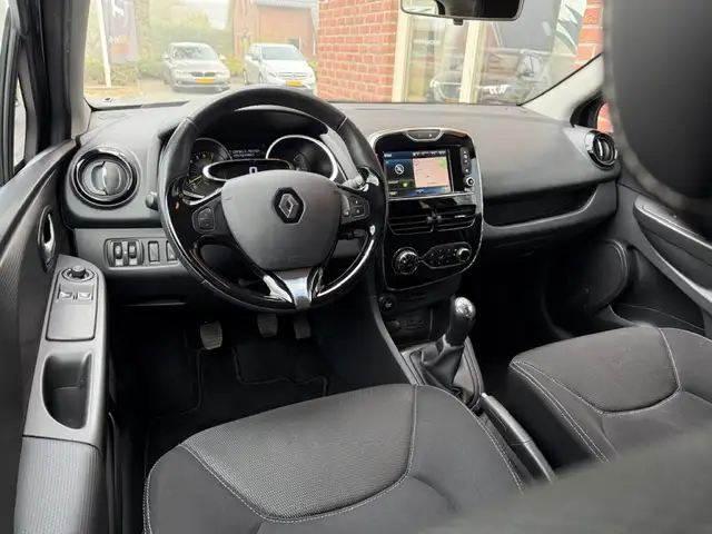 Renault Clio view 3