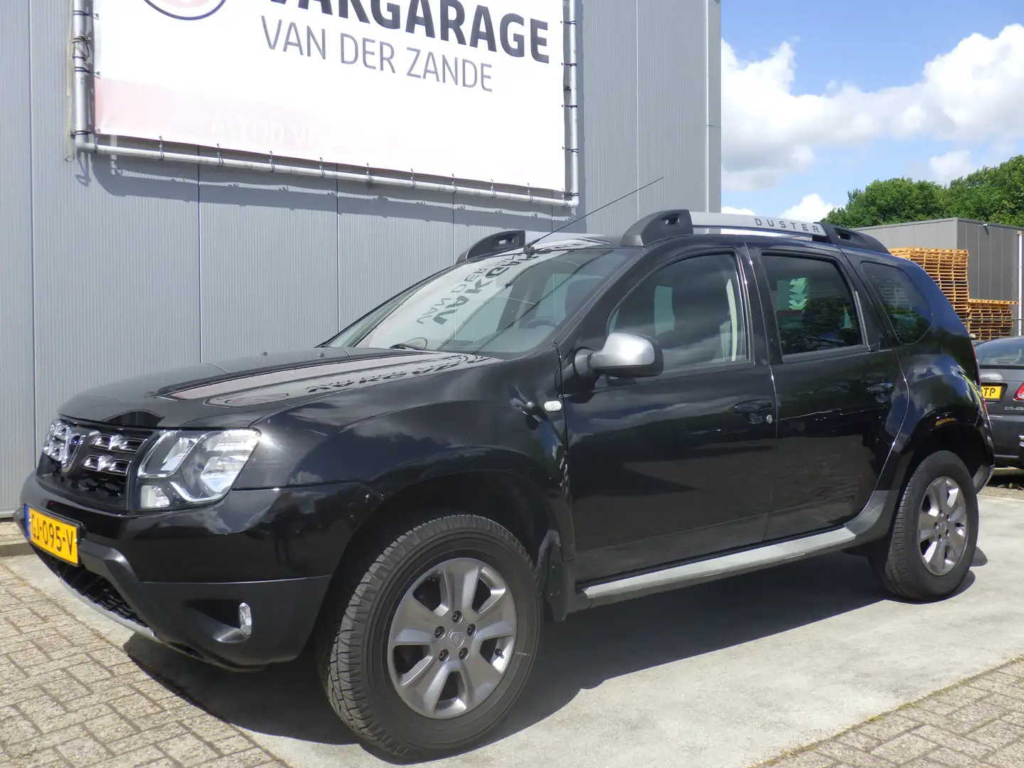 Dacia Duster 1.2 TCe 4x2 Prestige Airco, Navi, Cruise! Noir - 2