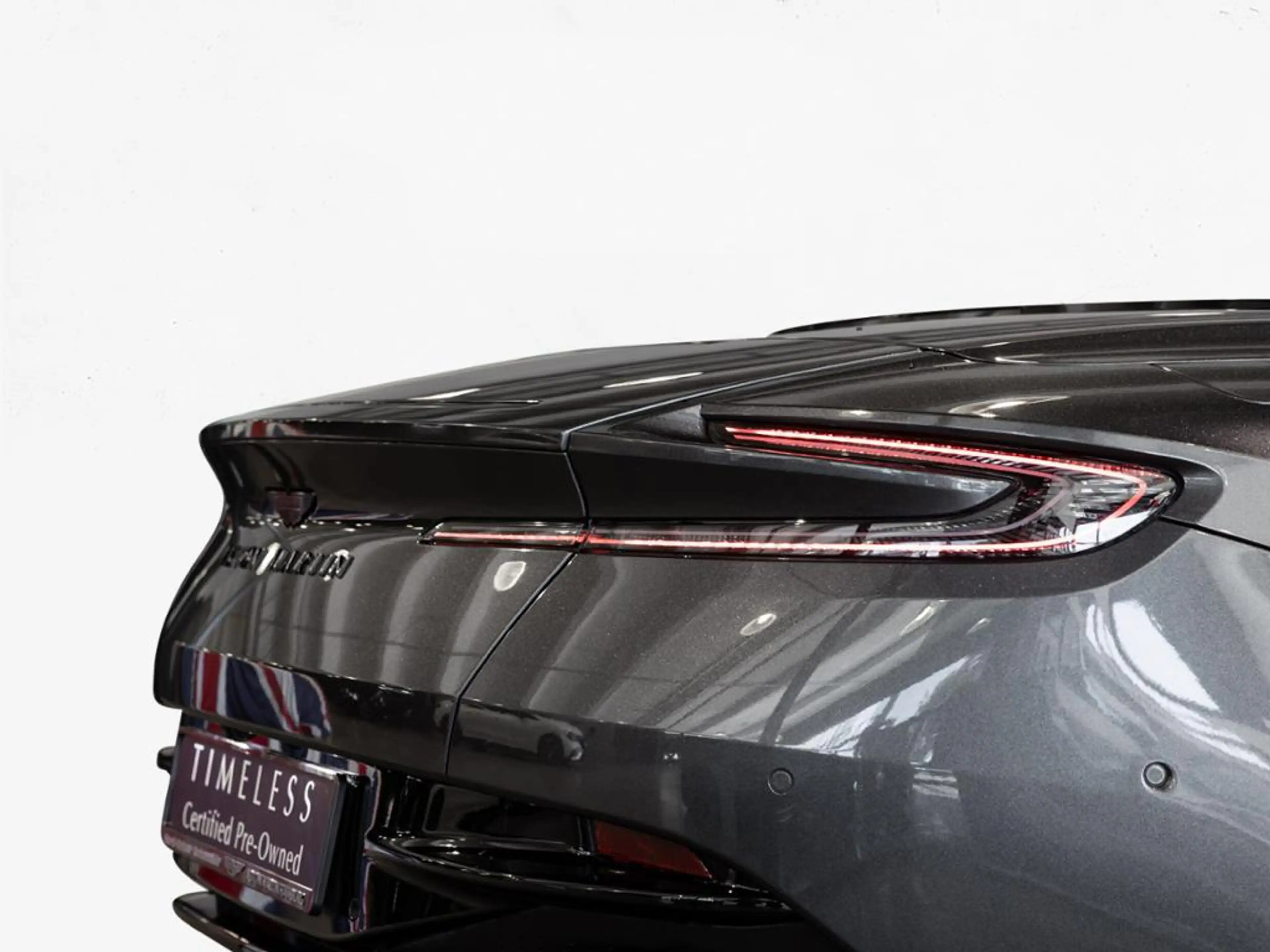 Aston Martin DB12 Volante Aston Martin Hamburg — photo 9