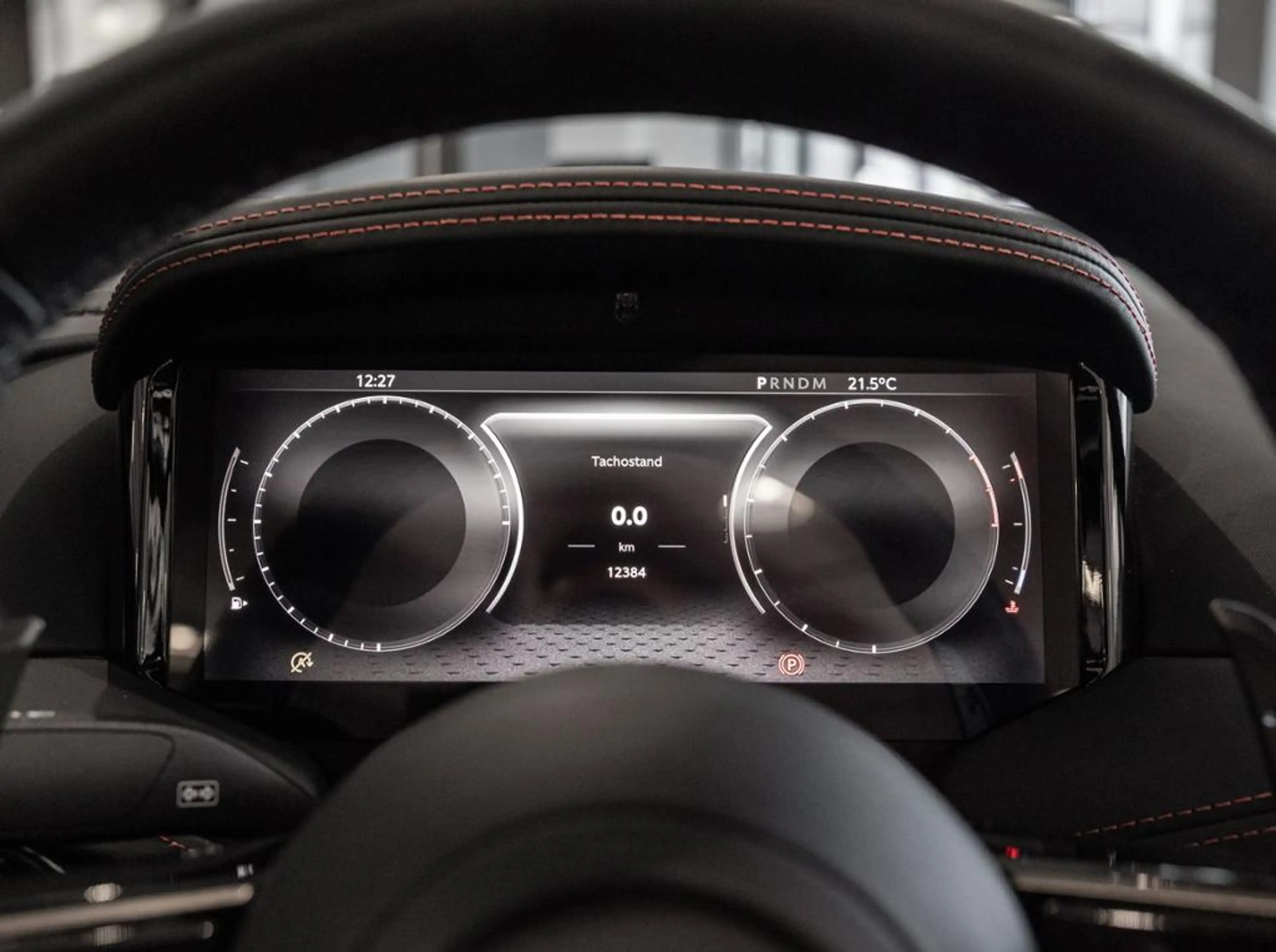 Aston Martin DB12 Volante Aston Martin Hamburg — photo 7