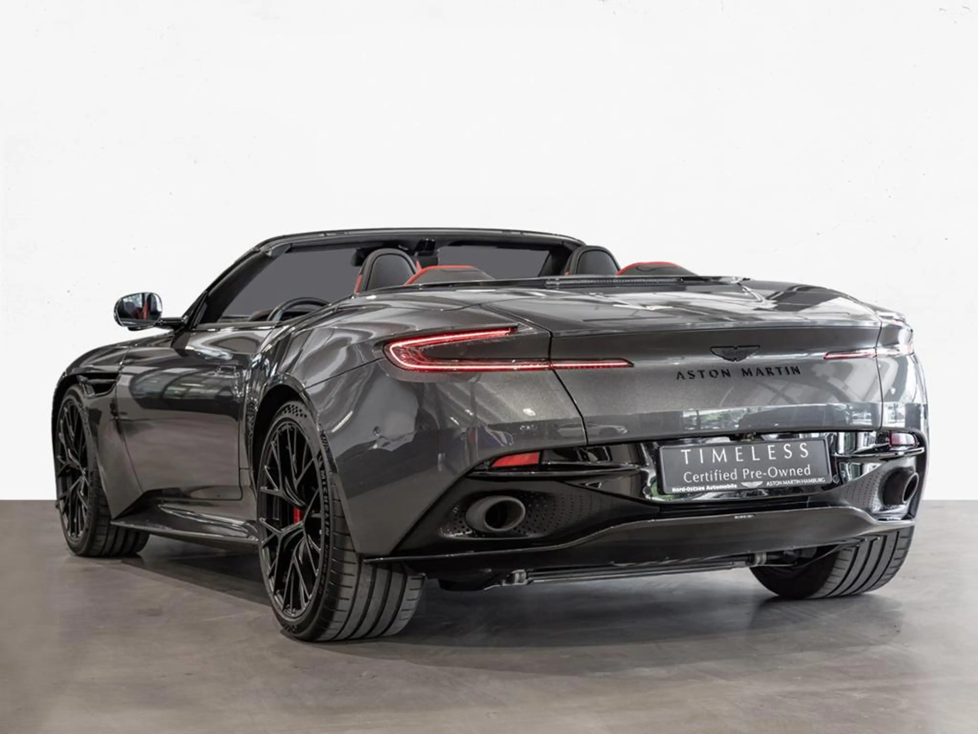Aston Martin DB12 Volante Aston Martin Hamburg — photo 3