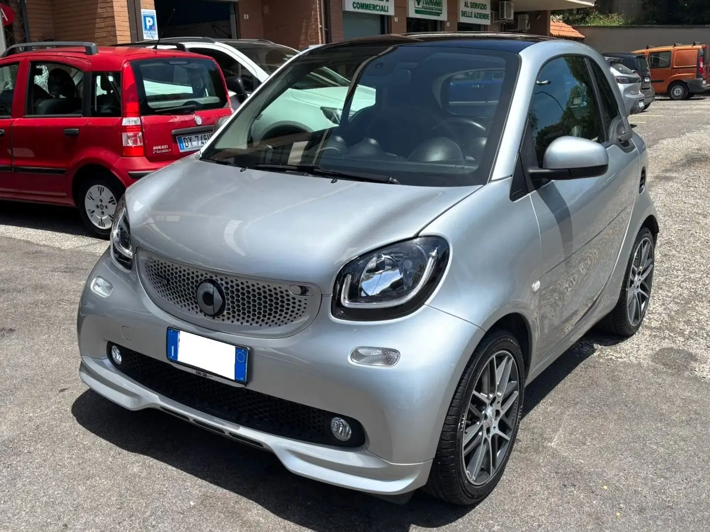 smart forTwo 0.9 t Brabus Xclusive 109cv twinamic my18 Argento - 1