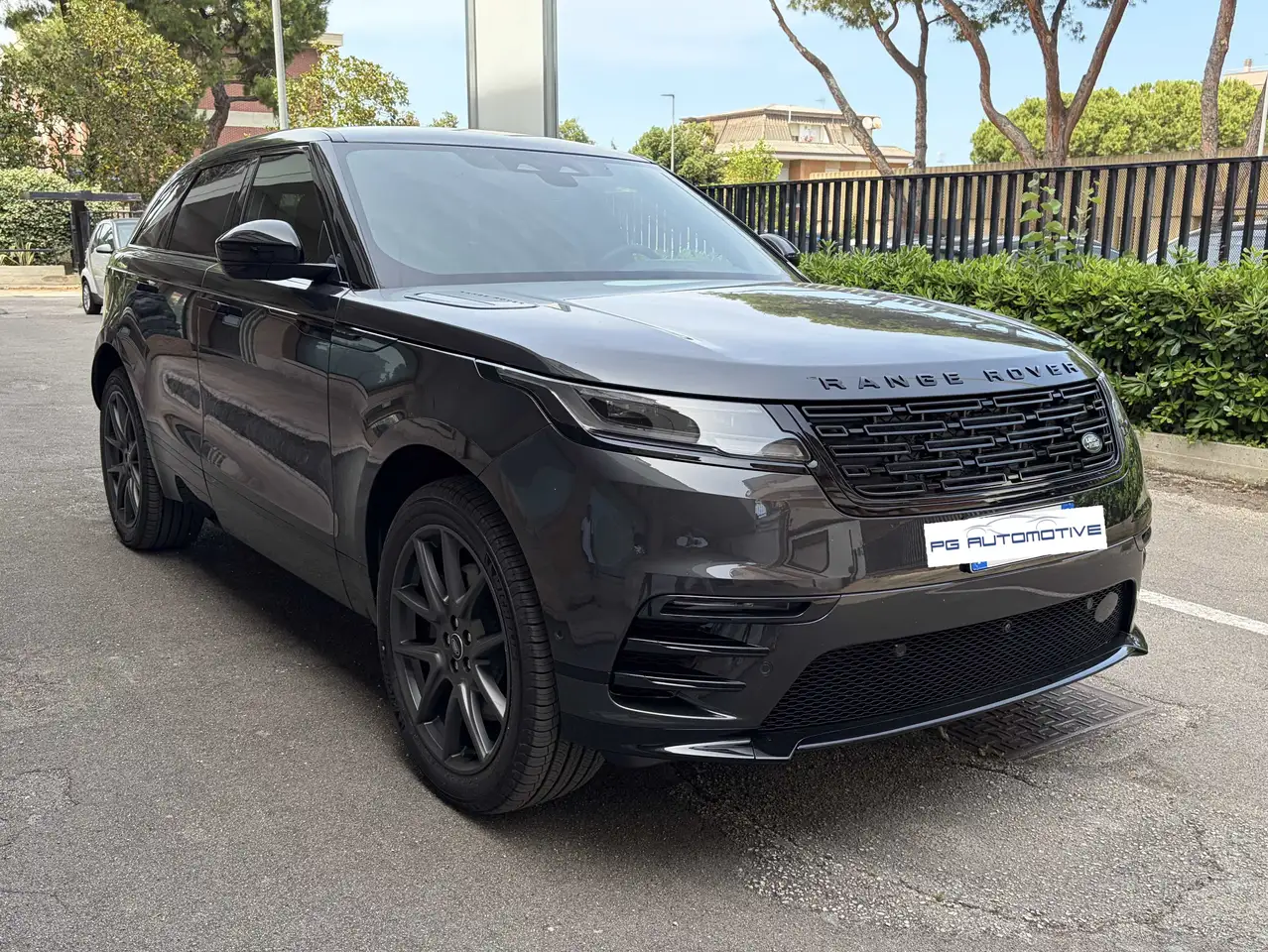 Land Rover Range Rover Velar 2026