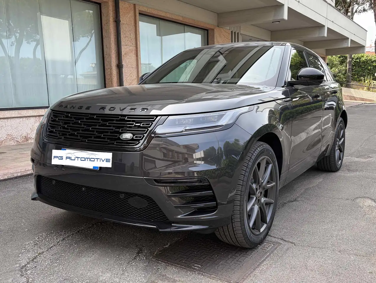 Land Rover Range Rover Velar 2026