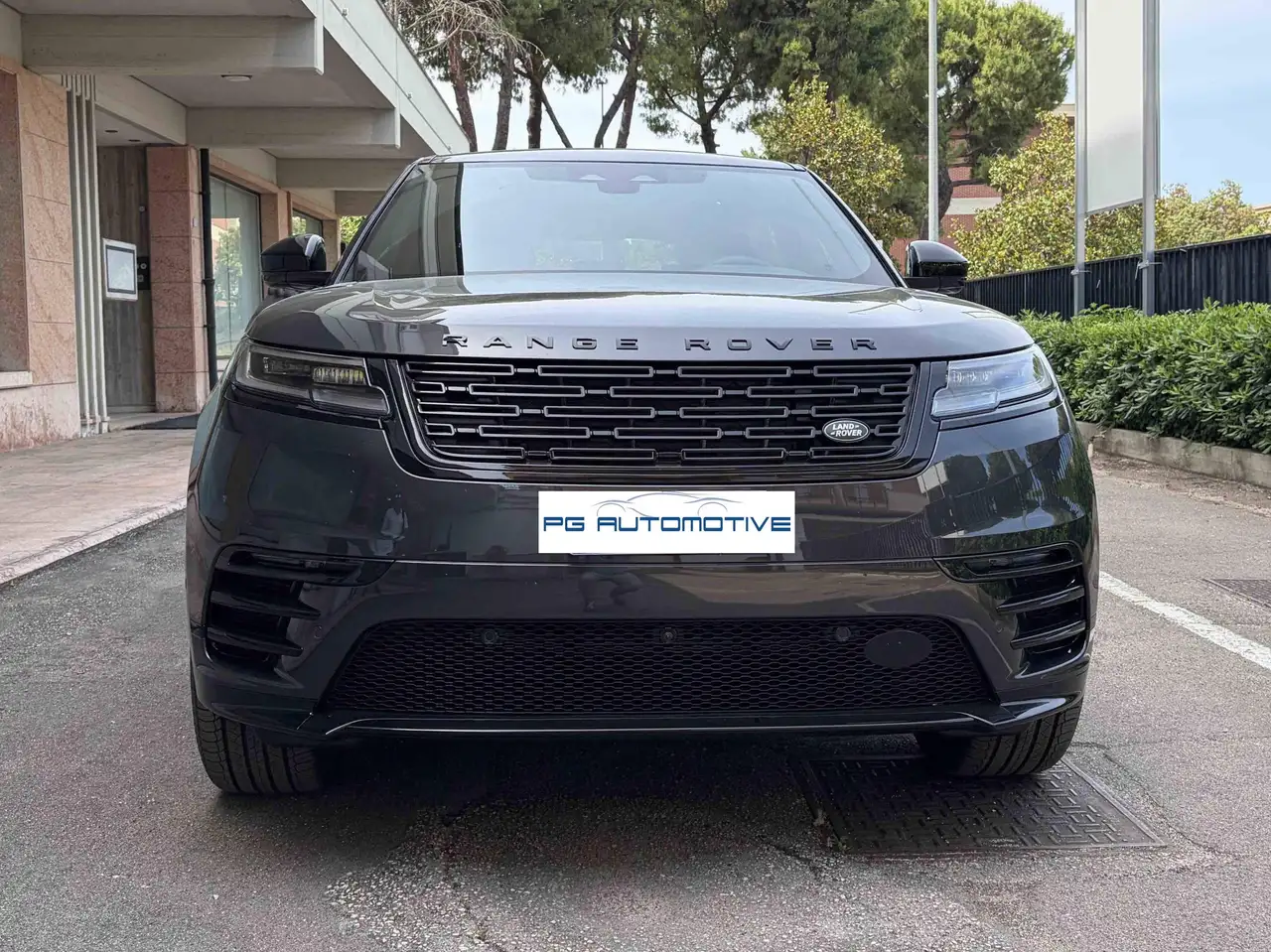 Land Rover Range Rover Velar 2026