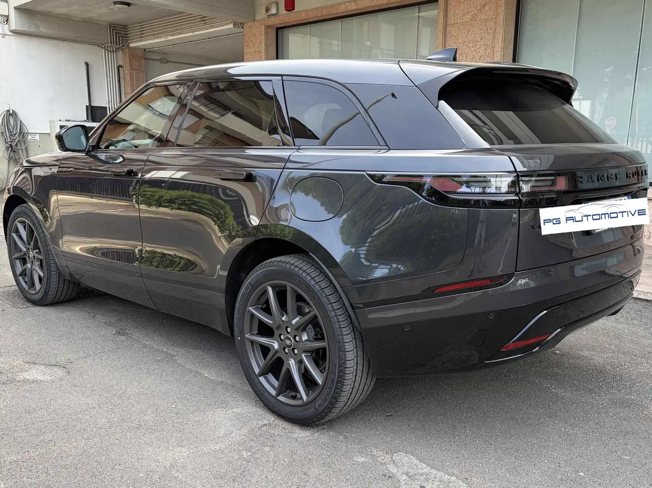 Land Rover Range Rover Velar 2026