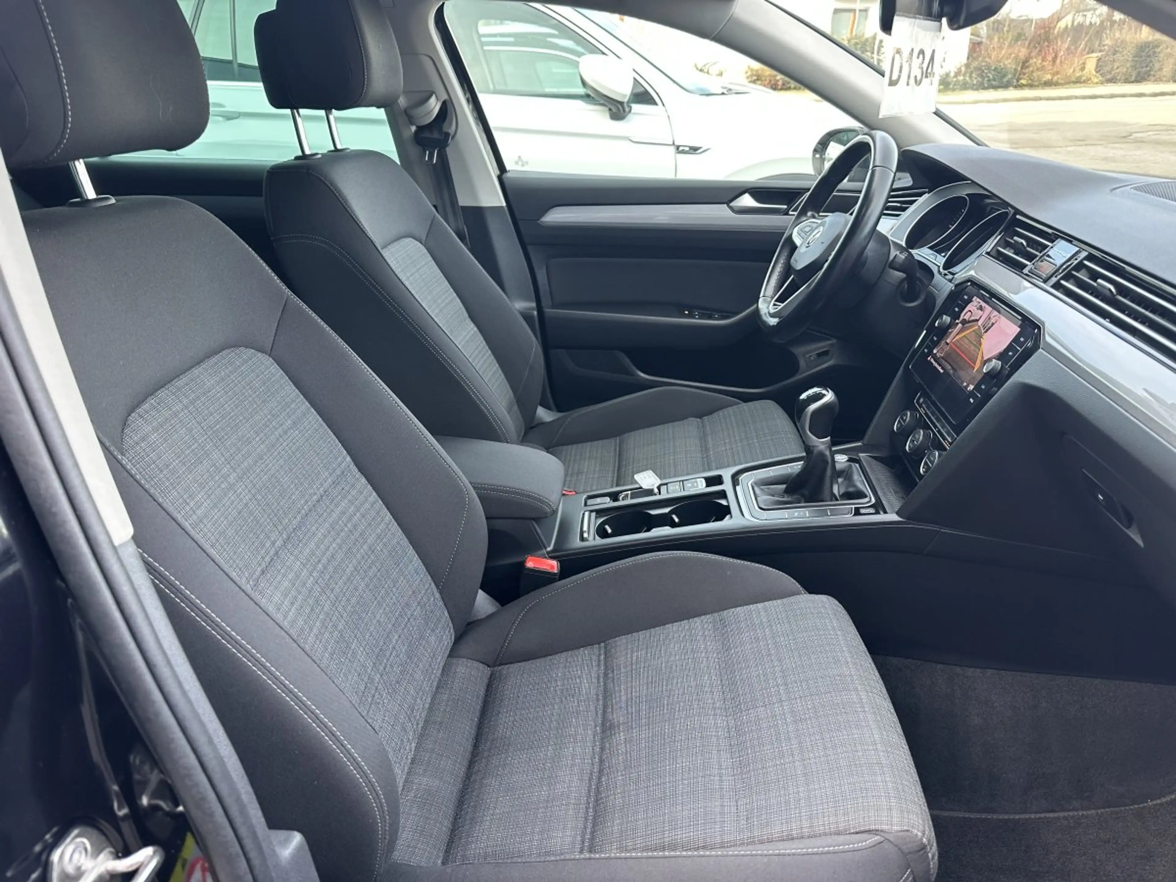 Volkswagen Passat Variant 2.0TDI COMFORT LED*NAVI*KAMERA — photo 11