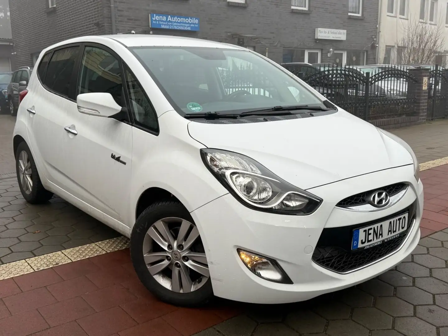 Hyundai iX20 blue Comfort R.Kamera SHZ 2.Hand Navi Weiß - 1
