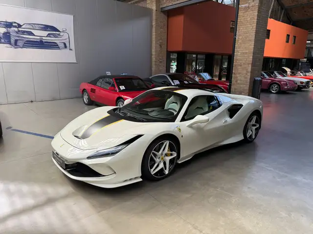 Ferrari F8 Tributo view 7