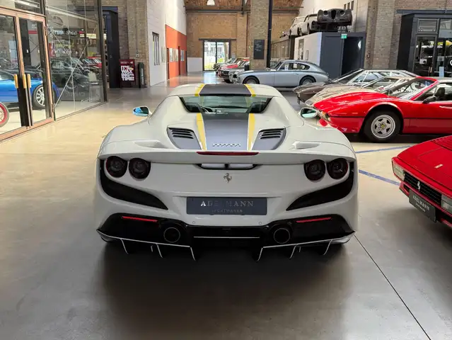 Ferrari F8 Tributo view 9