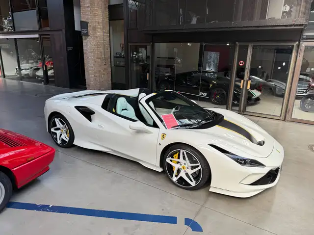 Ferrari F8 Tributo view 2