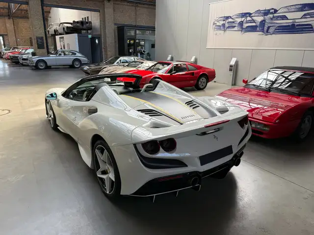 Ferrari F8 Tributo view 12