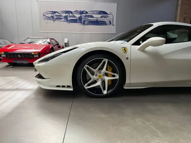 Ferrari F8 Tributo view 15