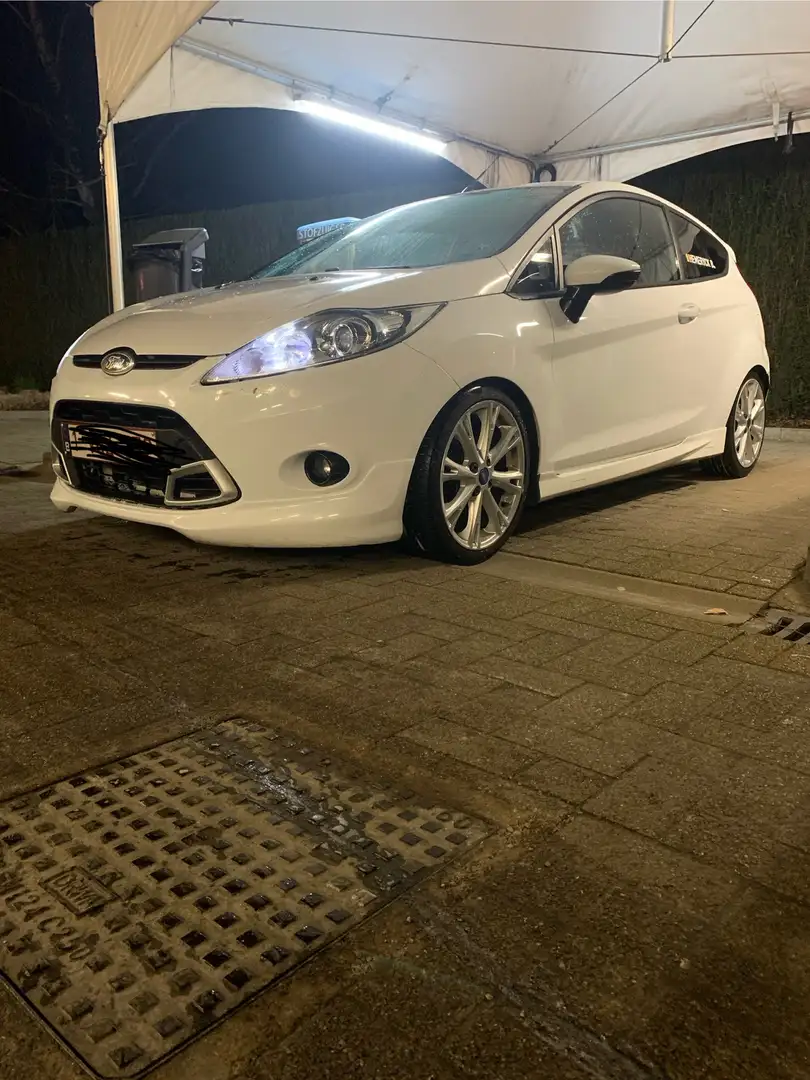 Ford Fiesta sport - 1