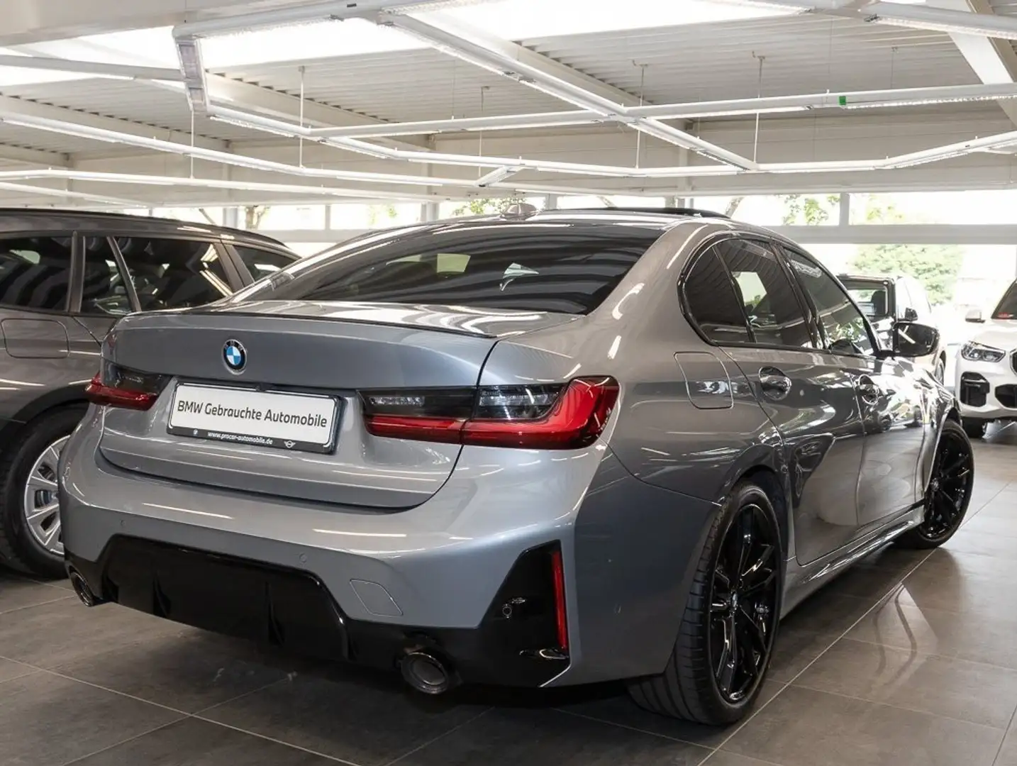 BMW 330 i Limousine (ab 2022) M Sportpaket HK HiFi Grigio - 2