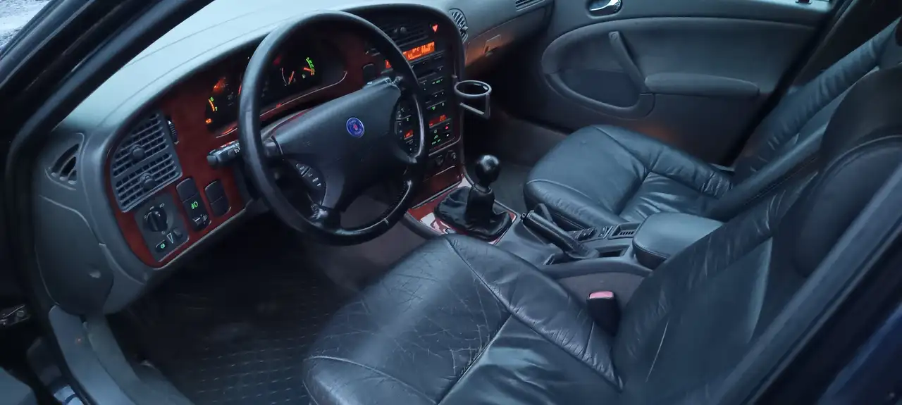 Saab 9-5 2.0t, foto 5
