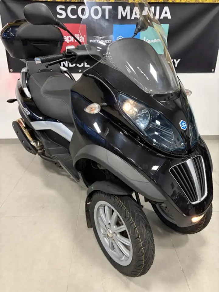 Piaggio MP3 400