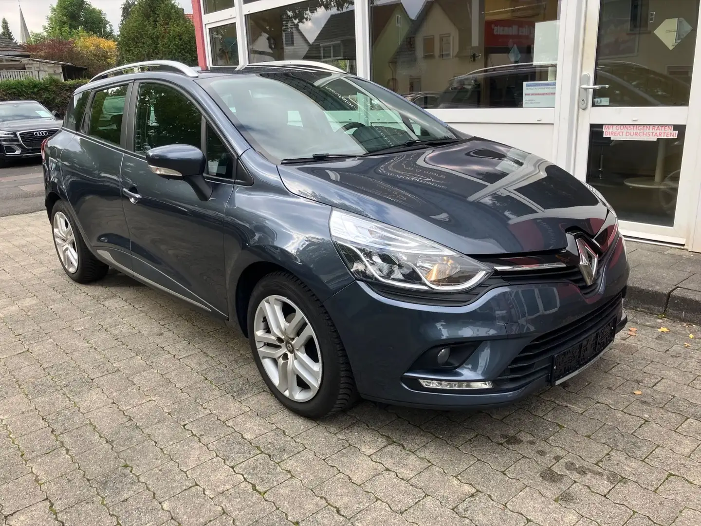 Renault Clio IV Grandtour BOSE Edition Grau - 2