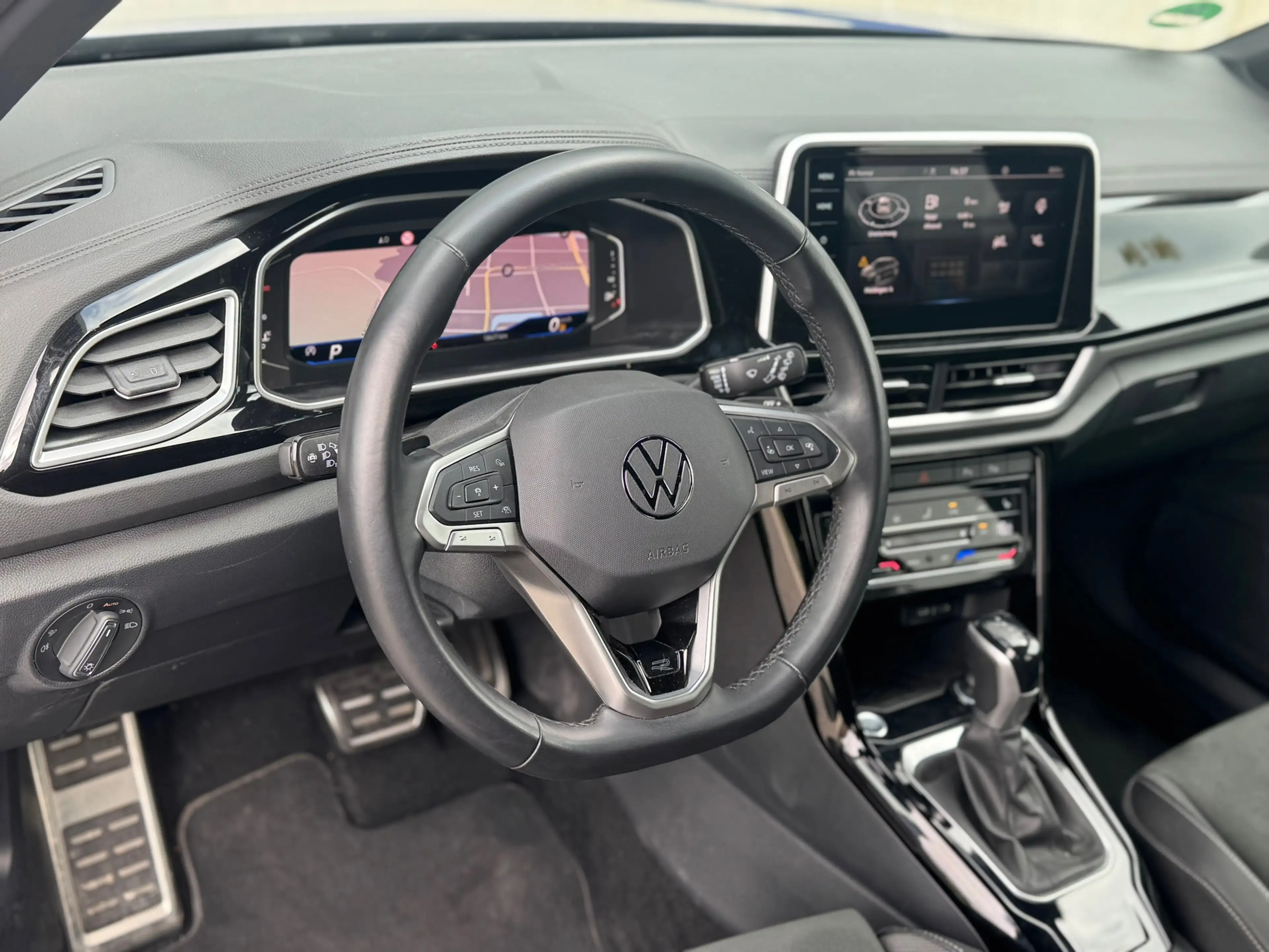 Volkswagen T-Roc 1.5 TSI R-Line Business — photo 10