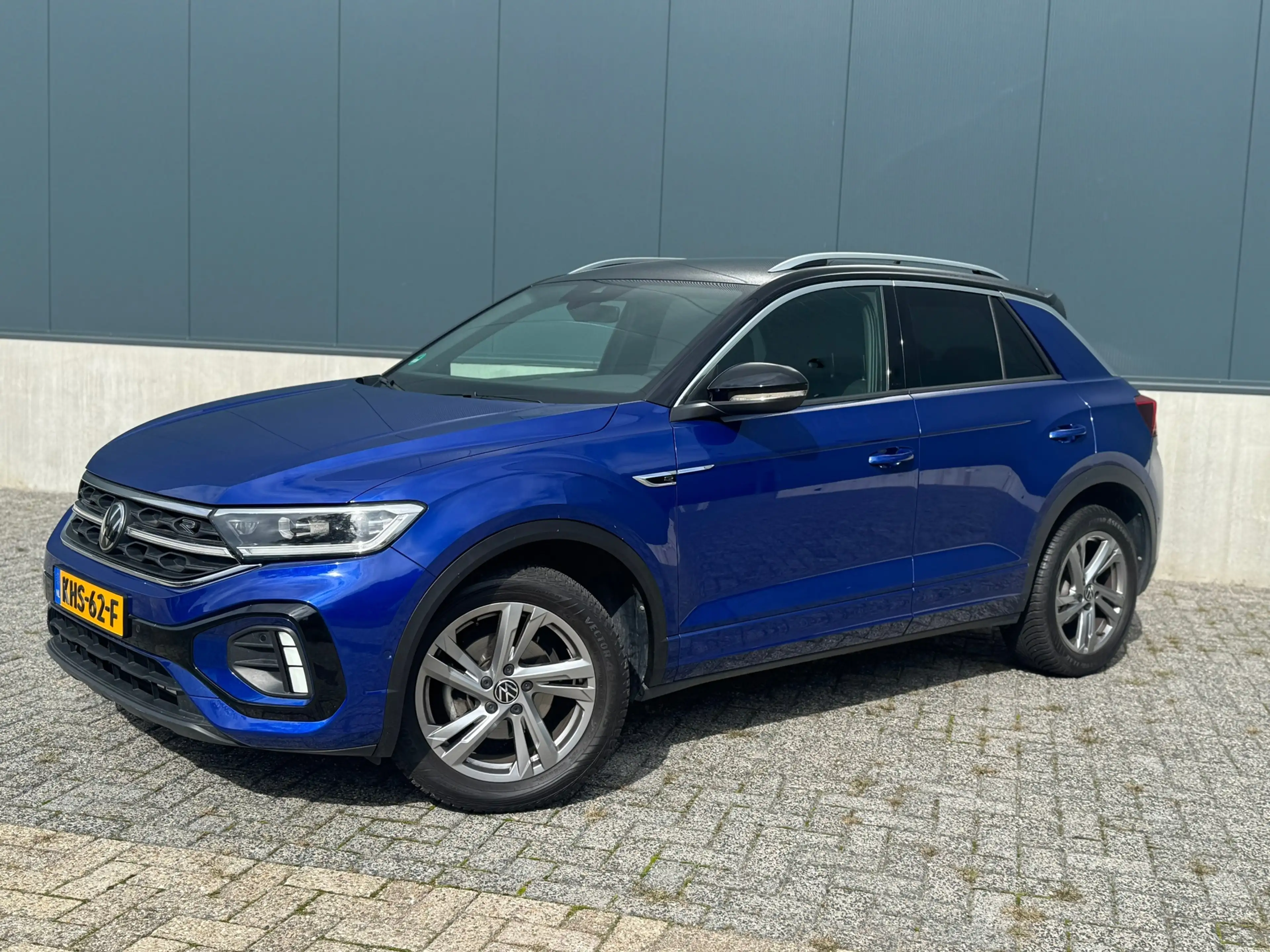 Volkswagen T-Roc 1.5 TSI R-Line Business — photo 2