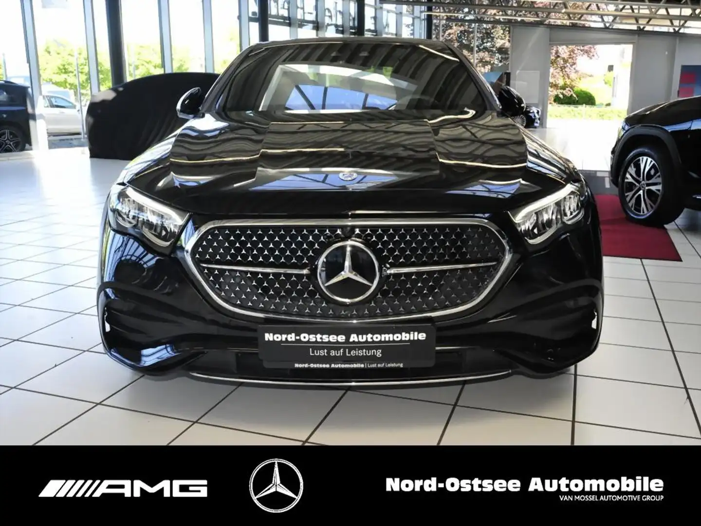 Mercedes-Benz E 220 d AMG KAMERA LED DISTR. KEYLESS ADV. MBUX Nero - 2