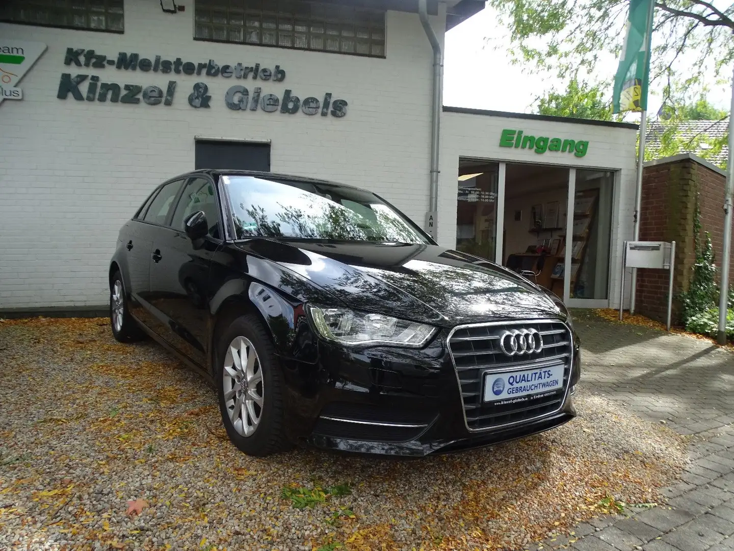 Audi A3 Sportback attraction Noir - 1