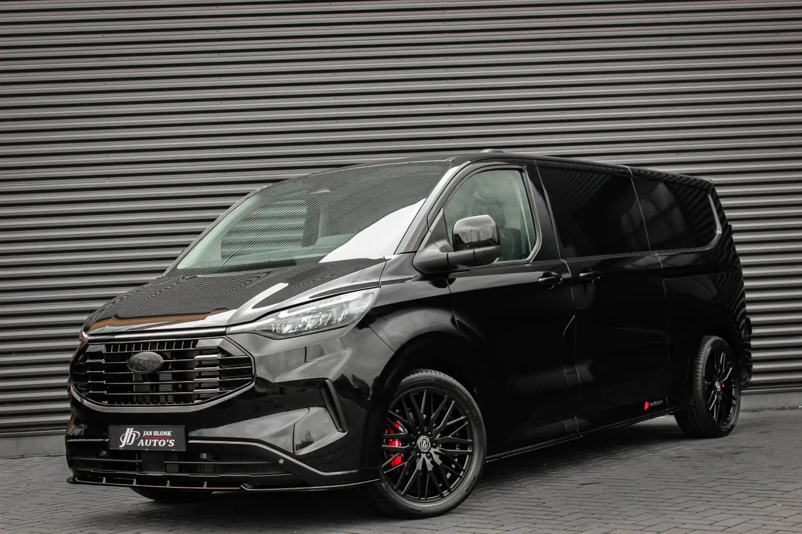 Ford Transit Custom 300 2.0 TDCI L2H1 Limited 170PK JB- EDITION / DRIV Zwart - 1