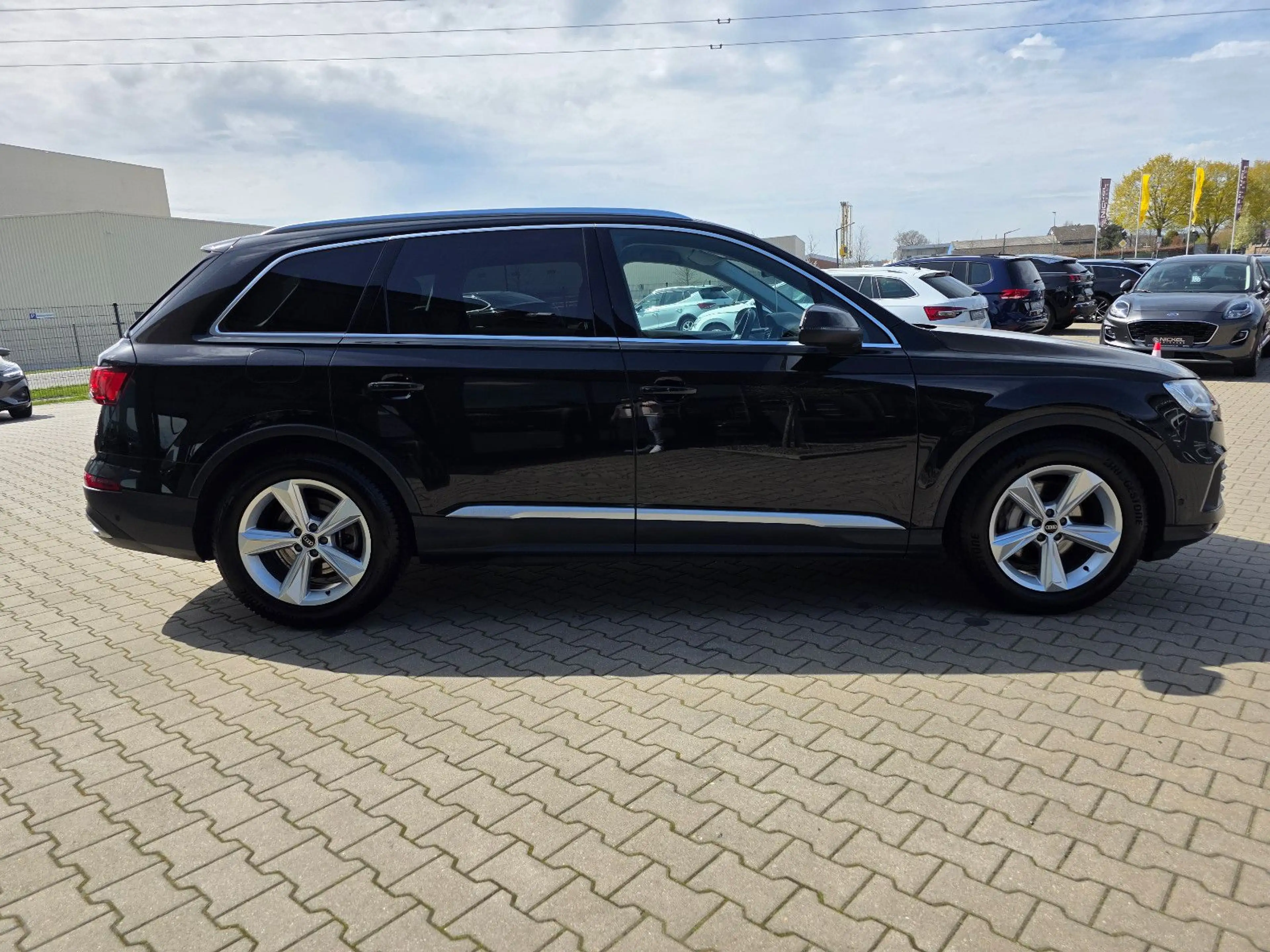 Audi Q7 50TDI 7-Sitzer*Luft*ACC*360*AHK*Leder*2.Hand — photo 13