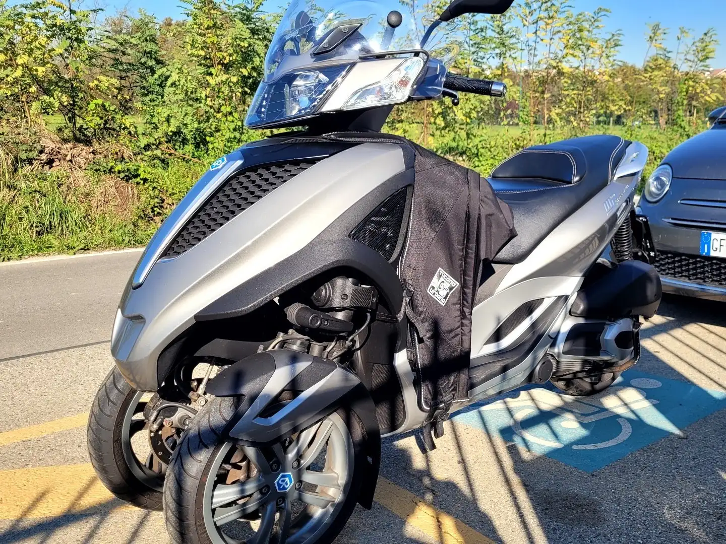 Piaggio MP3 300 yourban Gri - 1