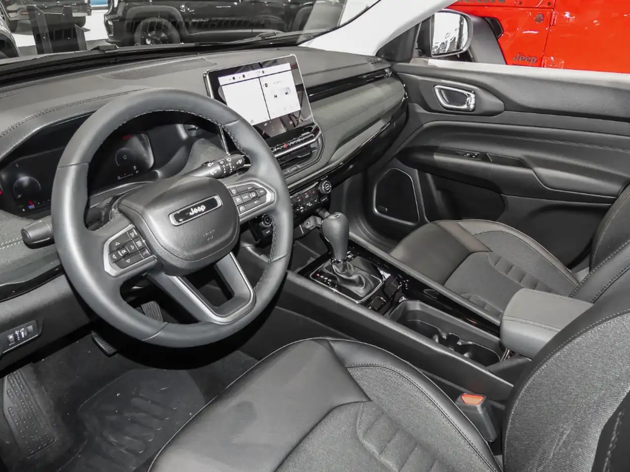 Jeep Compass e-Hybrid MY25 North Star Premium & Sicherheits-Pak 4