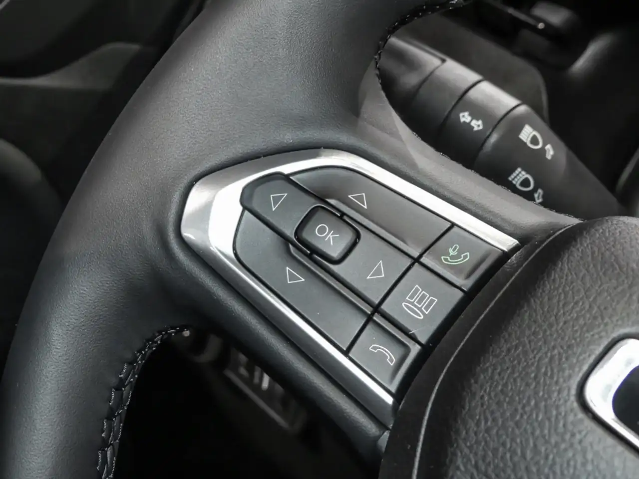 Jeep Compass e-Hybrid MY25 North Star Premium & Sicherheits-Pak 18