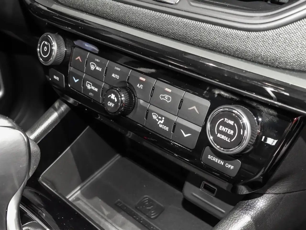 Jeep Compass e-Hybrid MY25 North Star Premium & Sicherheits-Pak 11