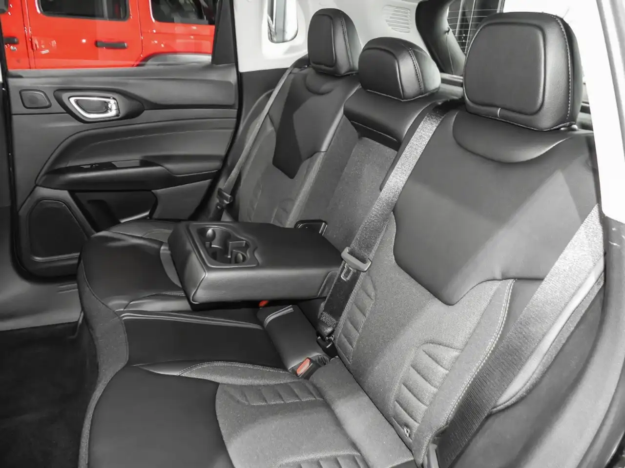 Jeep Compass e-Hybrid MY25 North Star Premium & Sicherheits-Pak 19