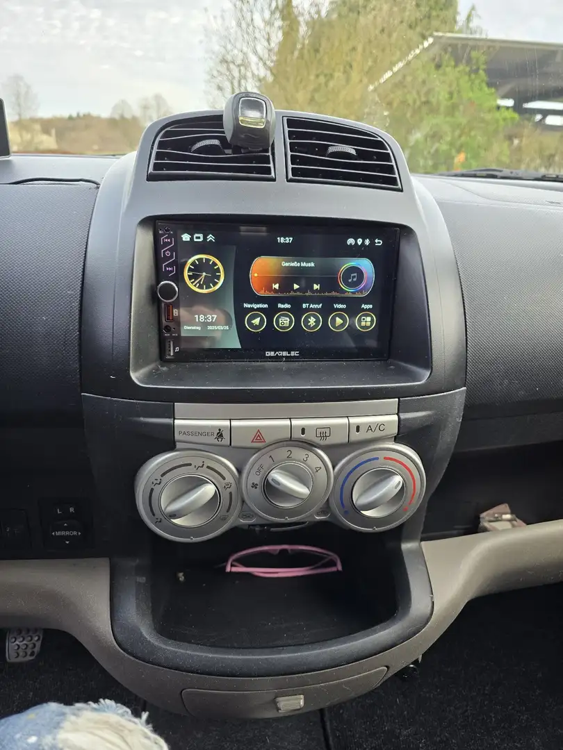 Daihatsu Sirion 1.0 - 2