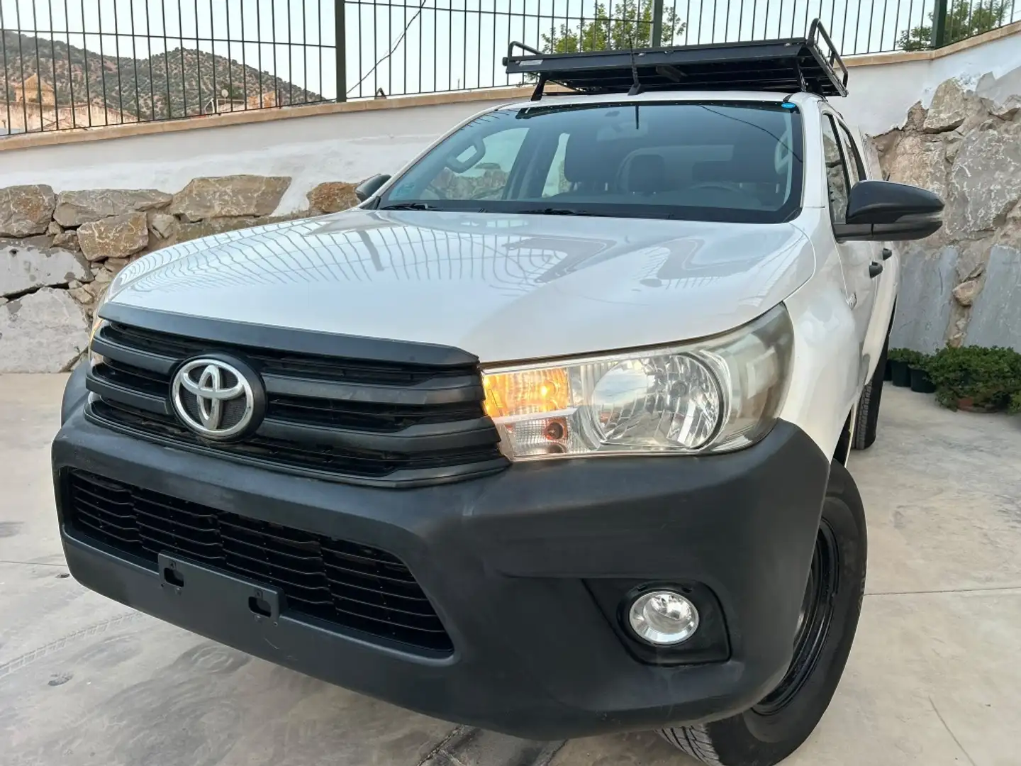 Toyota Hilux Cabina Doble GX Blanco - 2