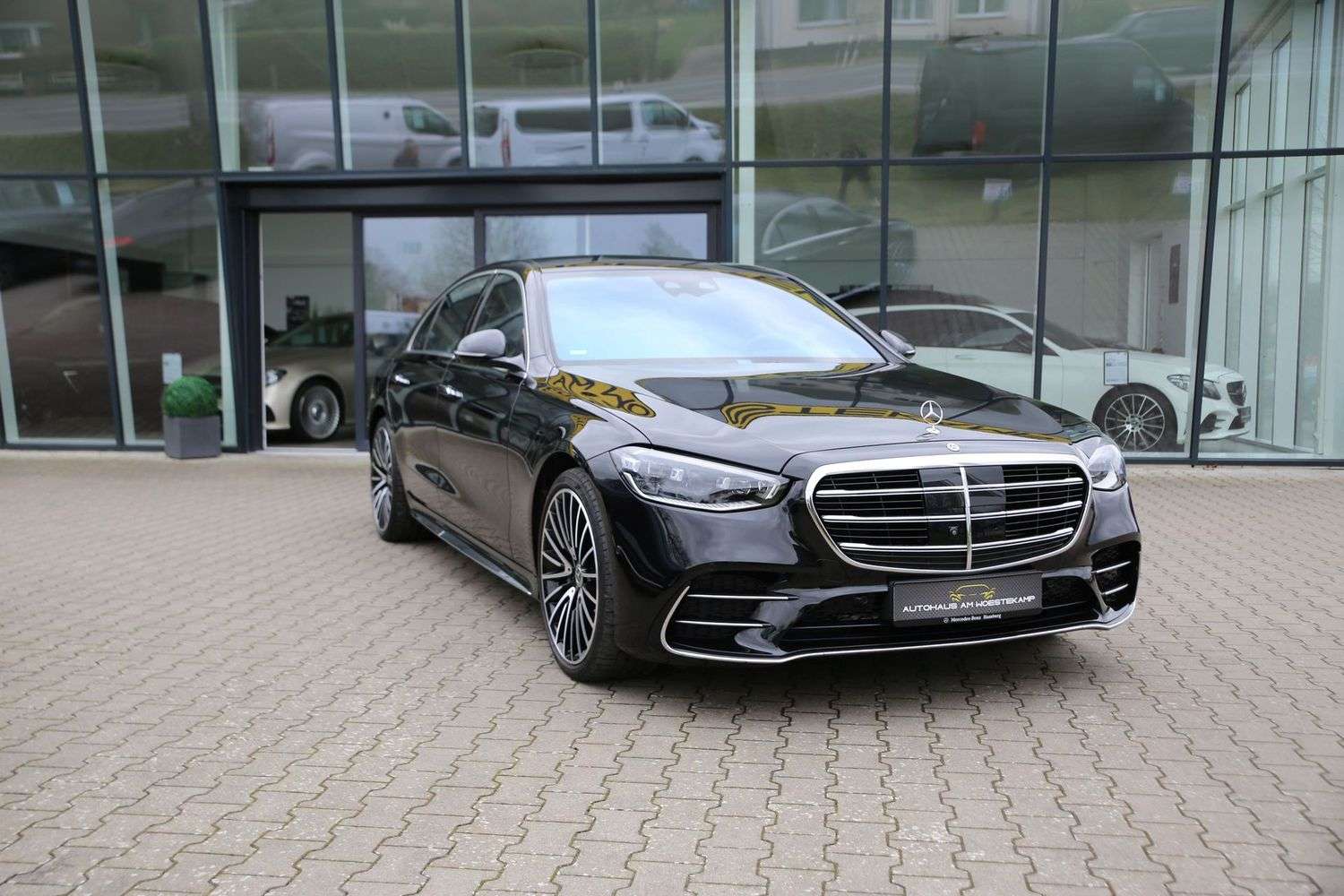 Second hand Mercedes Benz S-Class 
