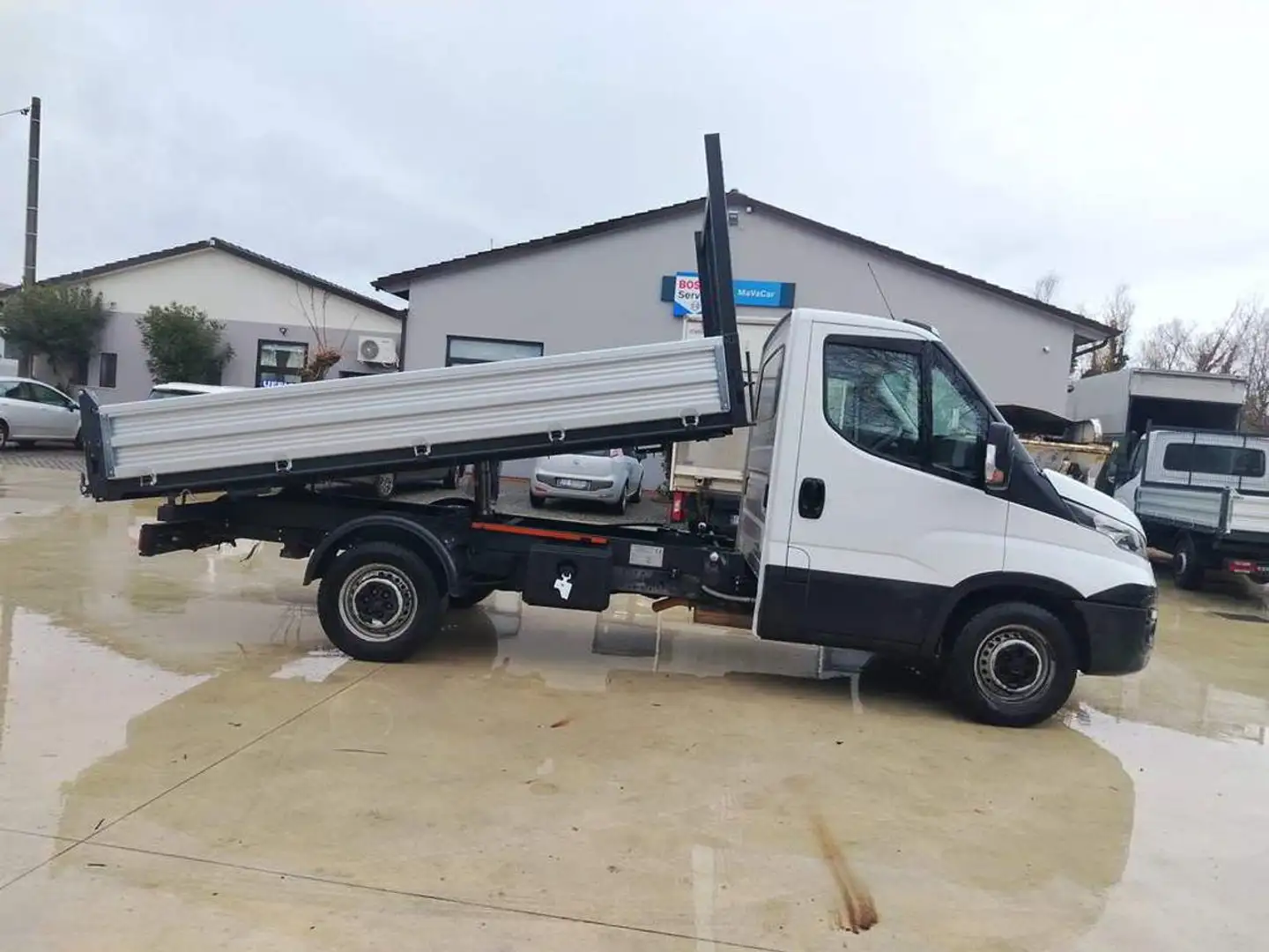 Iveco DAILY  35S 13 2.3 MJT Blanc - 2