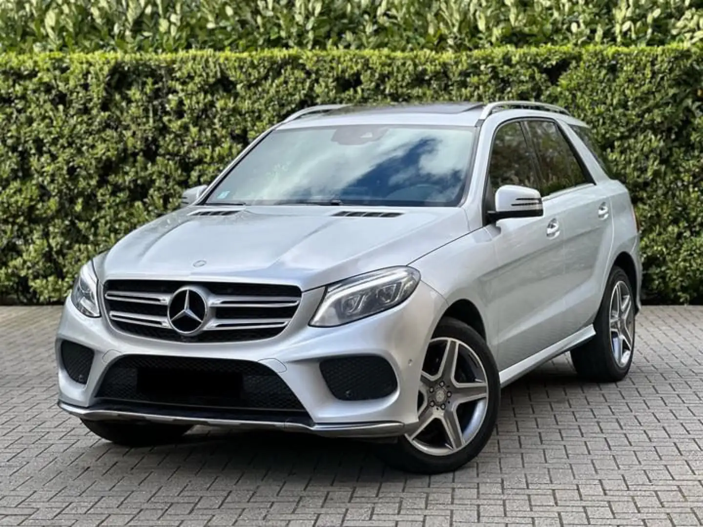 Mercedes-Benz GLE 350 d 4-Matic AMG LINE 9G-Tronic Zilver - 2