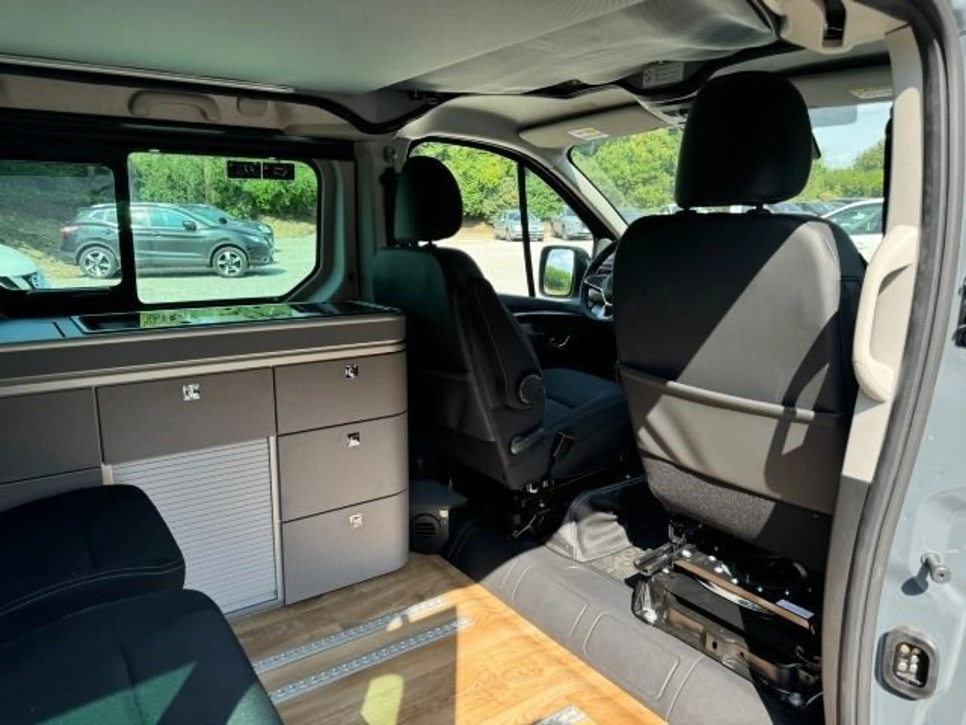 Nissan Primastar Camper Seaside 170PS DCT AHK Markise — photo 10