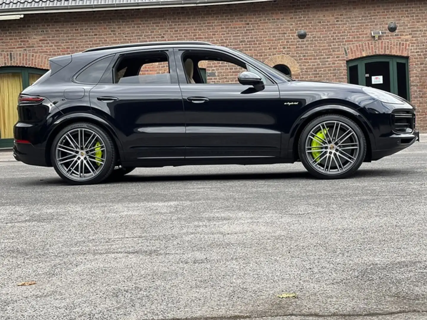 Porsche Cayenne Turbo S E-Hybrid 22 TURBO*SPORTDESIGN-AGBAS*MATRIX Schwarz - 2