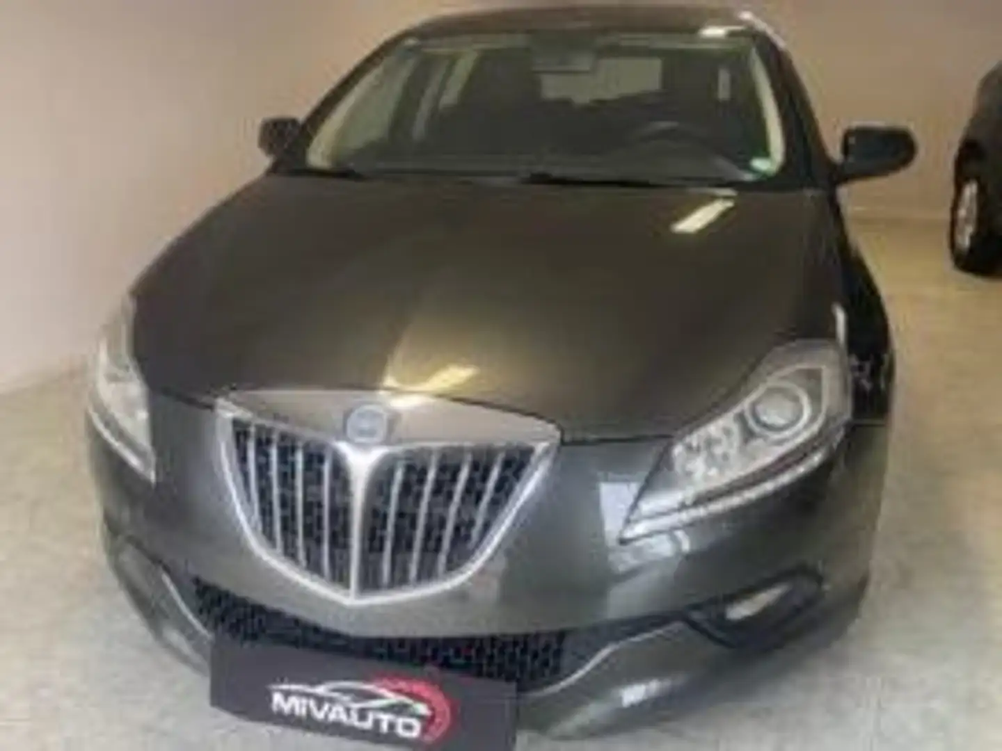Lancia Delta 1.6 mjt Oro 120cv dpf Gris - 1