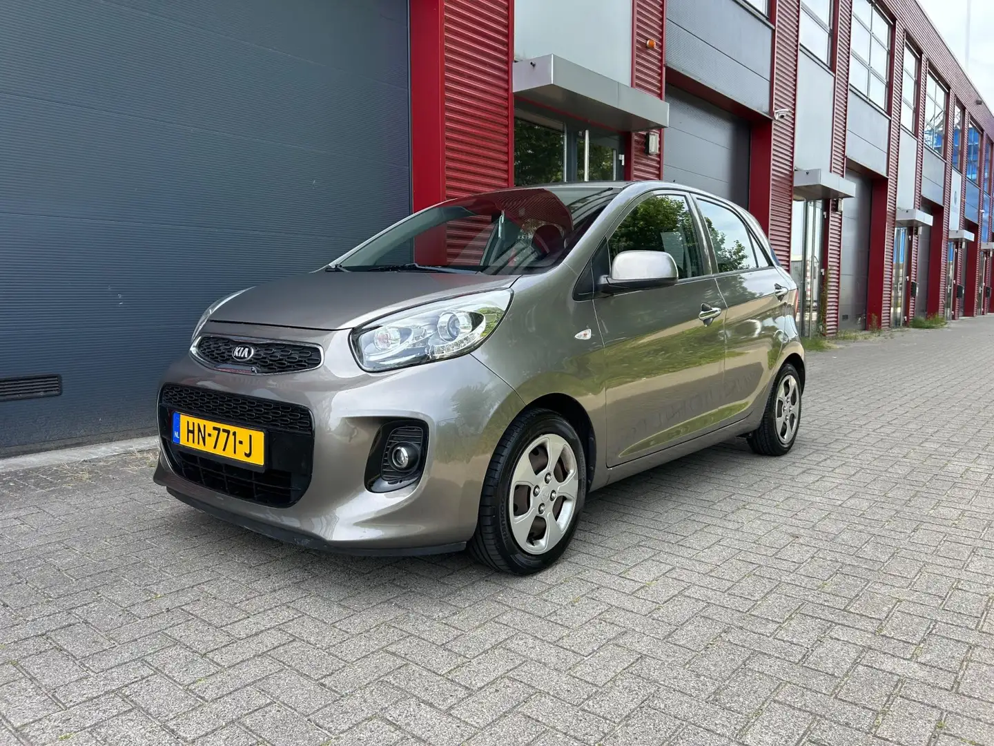 Kia Picanto 1.0 CVVT DynamicLine Cruise/Clima/Led/Bluetooth Gris - 1