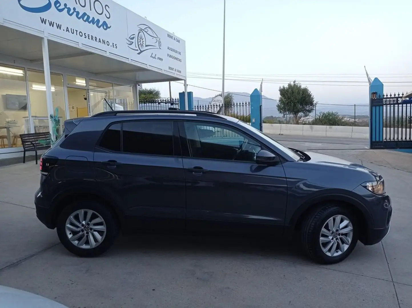 Volkswagen T-Cross 1.0 TSI Advance DSG7 81kW Schwarz - 2