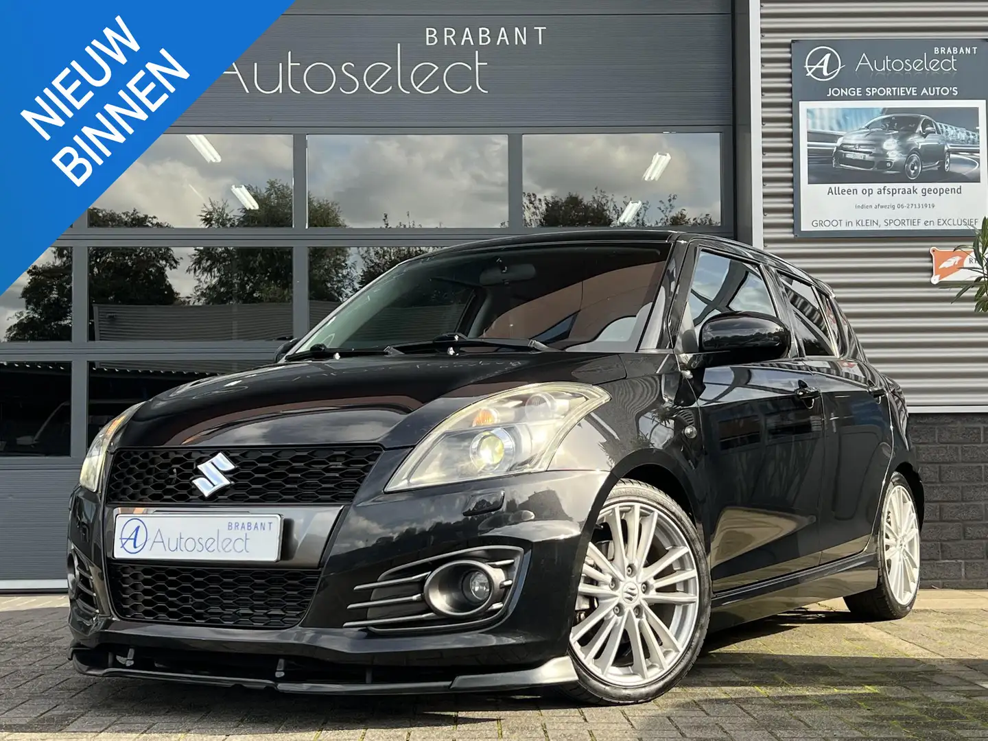 Suzuki Swift 1.6 Sport Zwart - 1