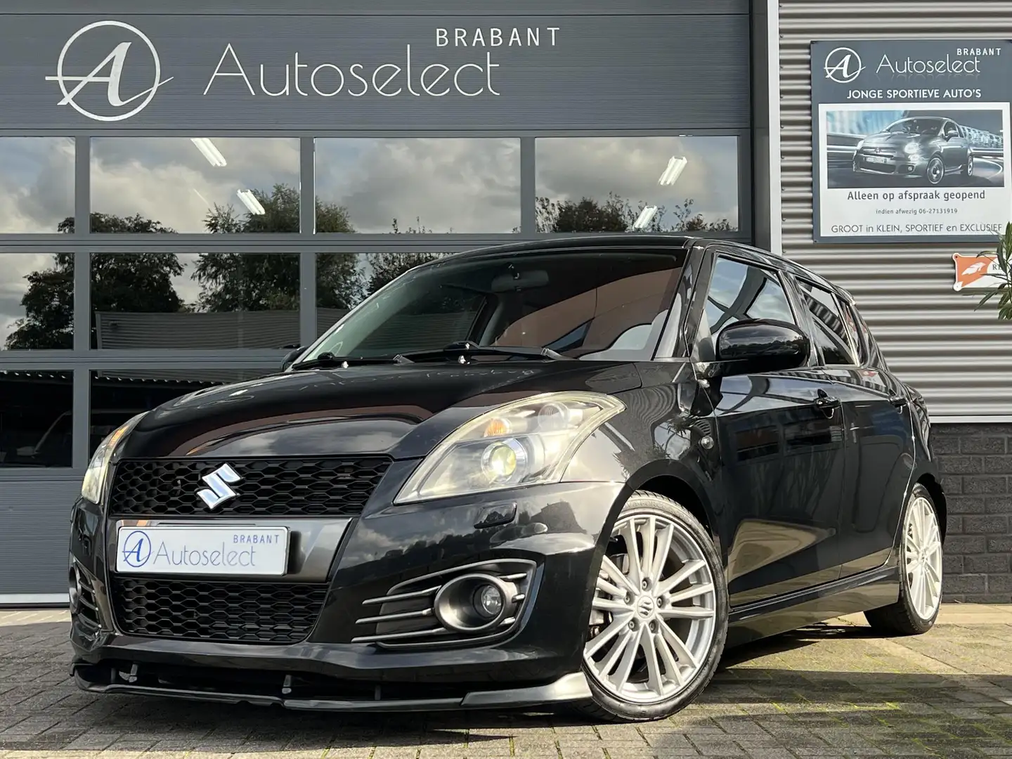 Suzuki Swift 1.6 Sport Noir - 1