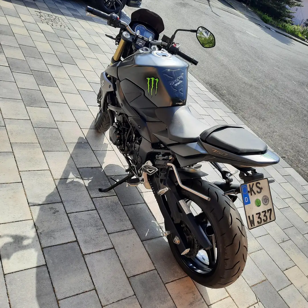 Suzuki GSR 750 Stylisches und sportliches Motorrad Siyah - 2