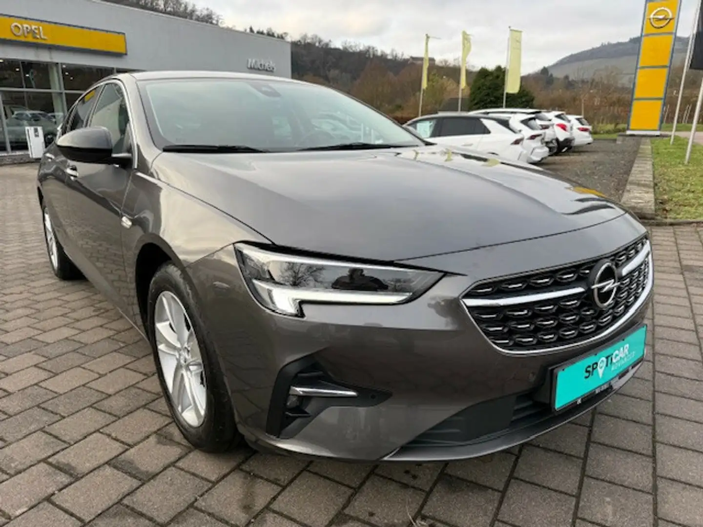 Opel Insignia 2.0 D Business Grau - 1