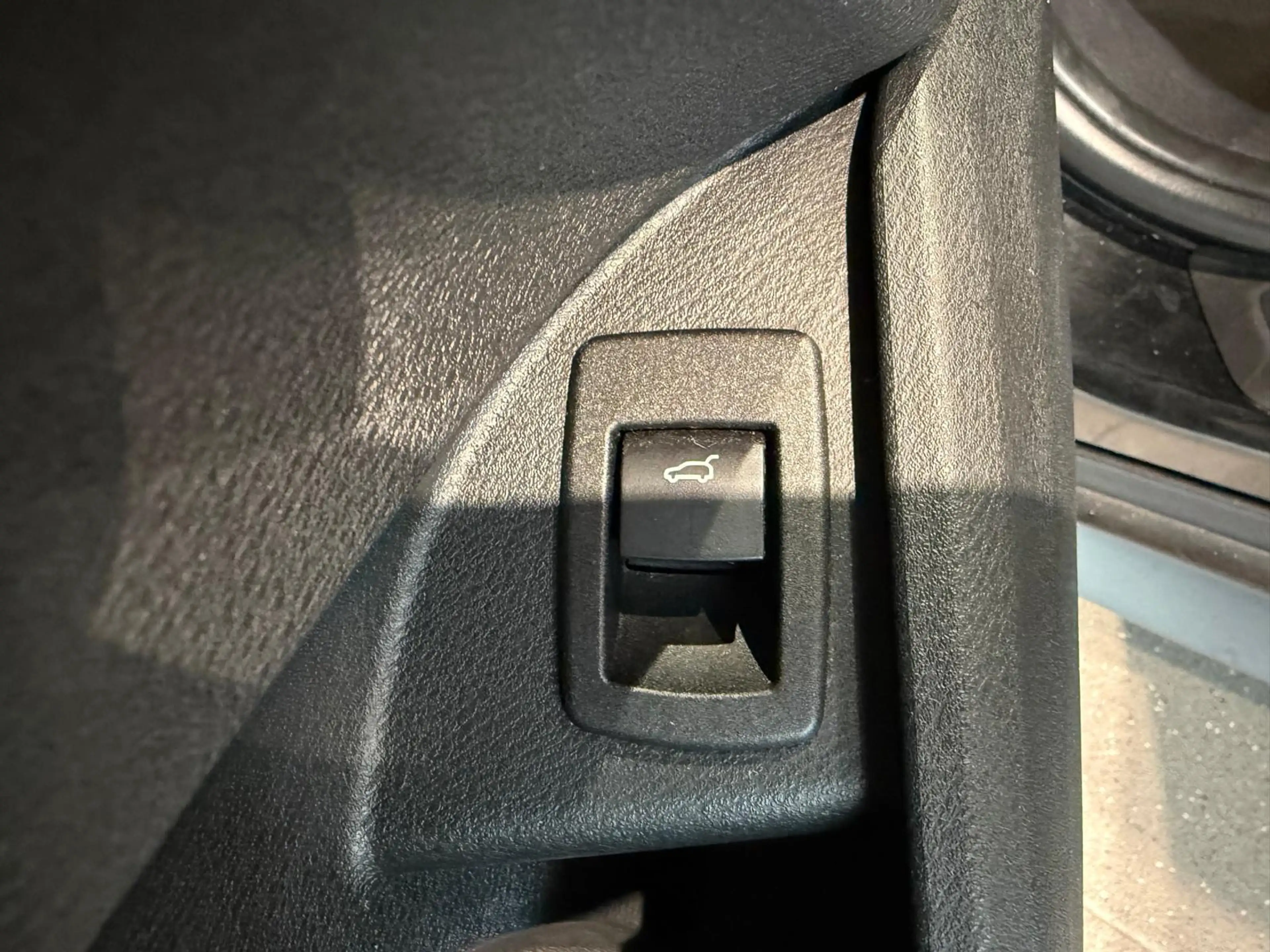BMW X1 sDrive18i High Executive Head up pano schuif — photo 12
